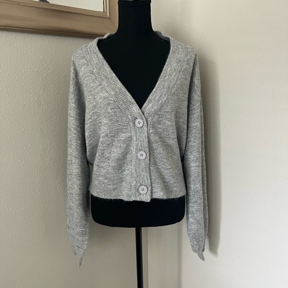 Kendall & Kylie Fuzzy Academia Gray Cropped Cardigan Sweater - Picture 5 of 6